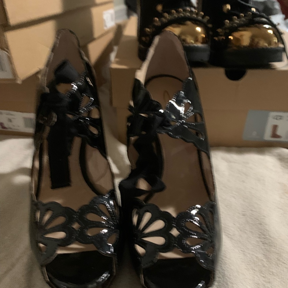 New w/o box or tag Joan & David patent and leather heels
